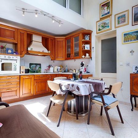 Apartments Kastelani 코미자 외부 사진