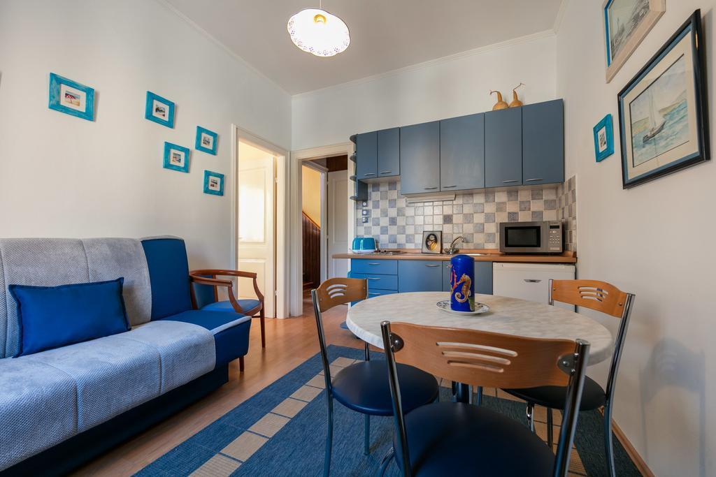Apartments Kastelani 코미자 외부 사진