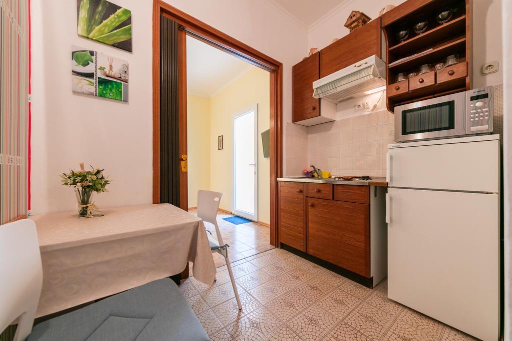 Apartments Kastelani 코미자 외부 사진