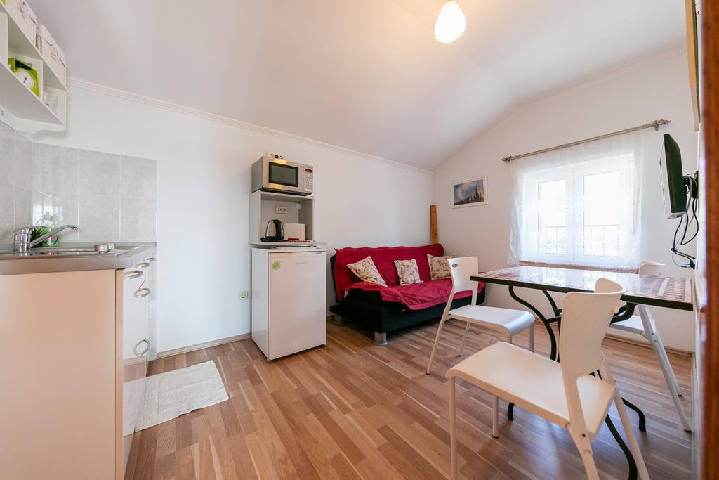 Apartments Kastelani 코미자 외부 사진