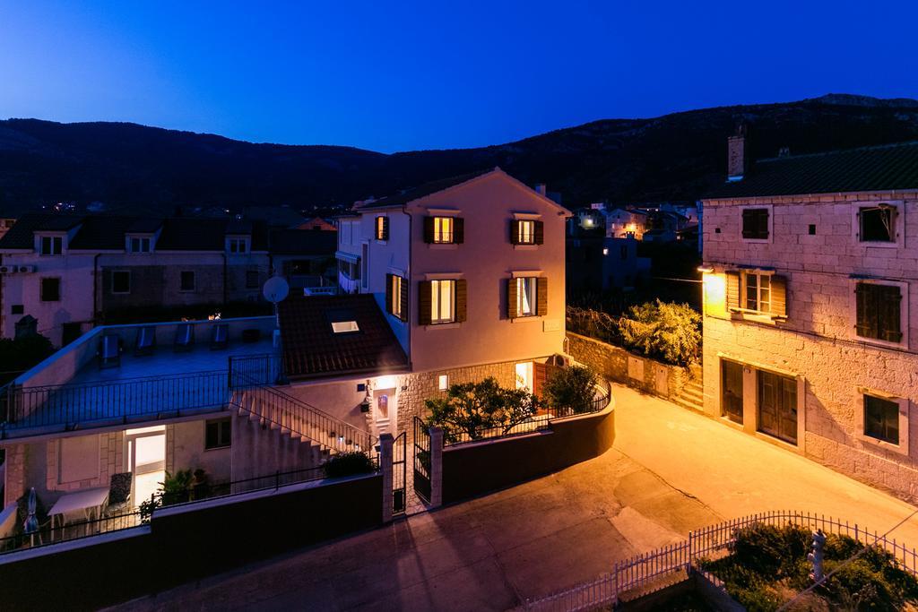 Apartments Kastelani 코미자 외부 사진